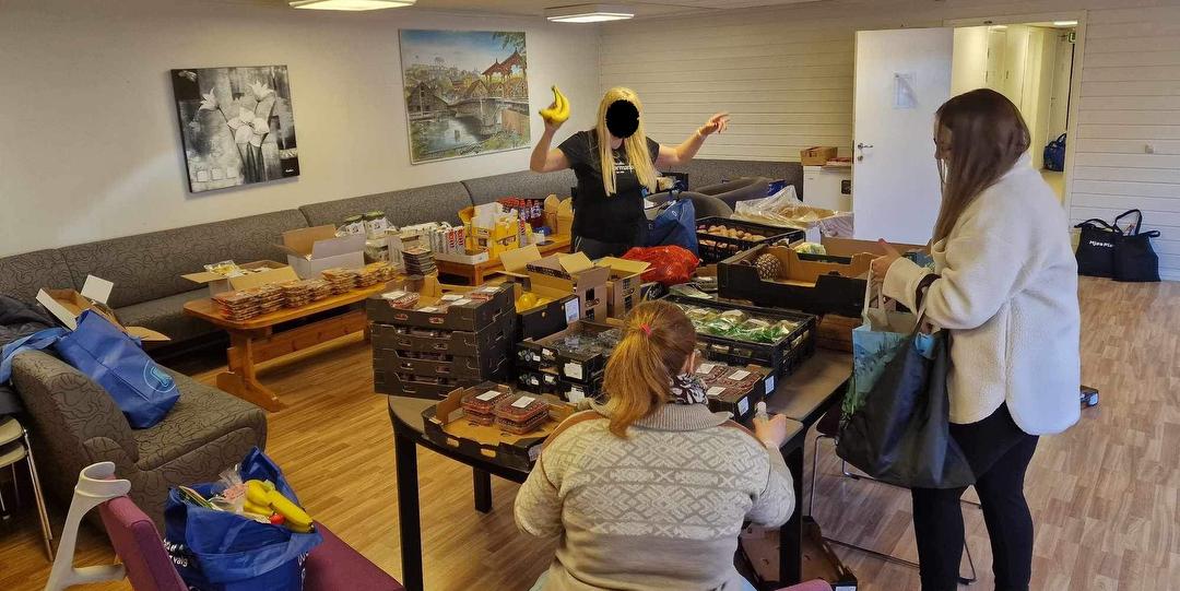 Bilde/illustrasjon om Hjelp mæ å hjelpe